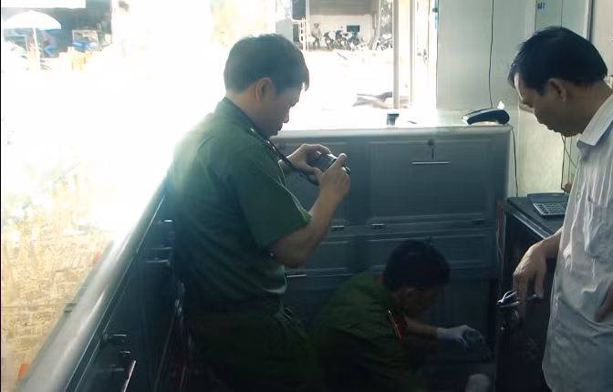 Quá trình điều tra xác định: Ông Trung có 3 đời vợ nhưng vào thời điểm xảy ra vụ án đều đã ly hôn. Người vợ thứ nhất có với ông một người con, người vợ hai có 3 người con và vợ thứ 3 có 3 người con. Người vợ thứ 3 ly hôn từ tháng 3/2017....