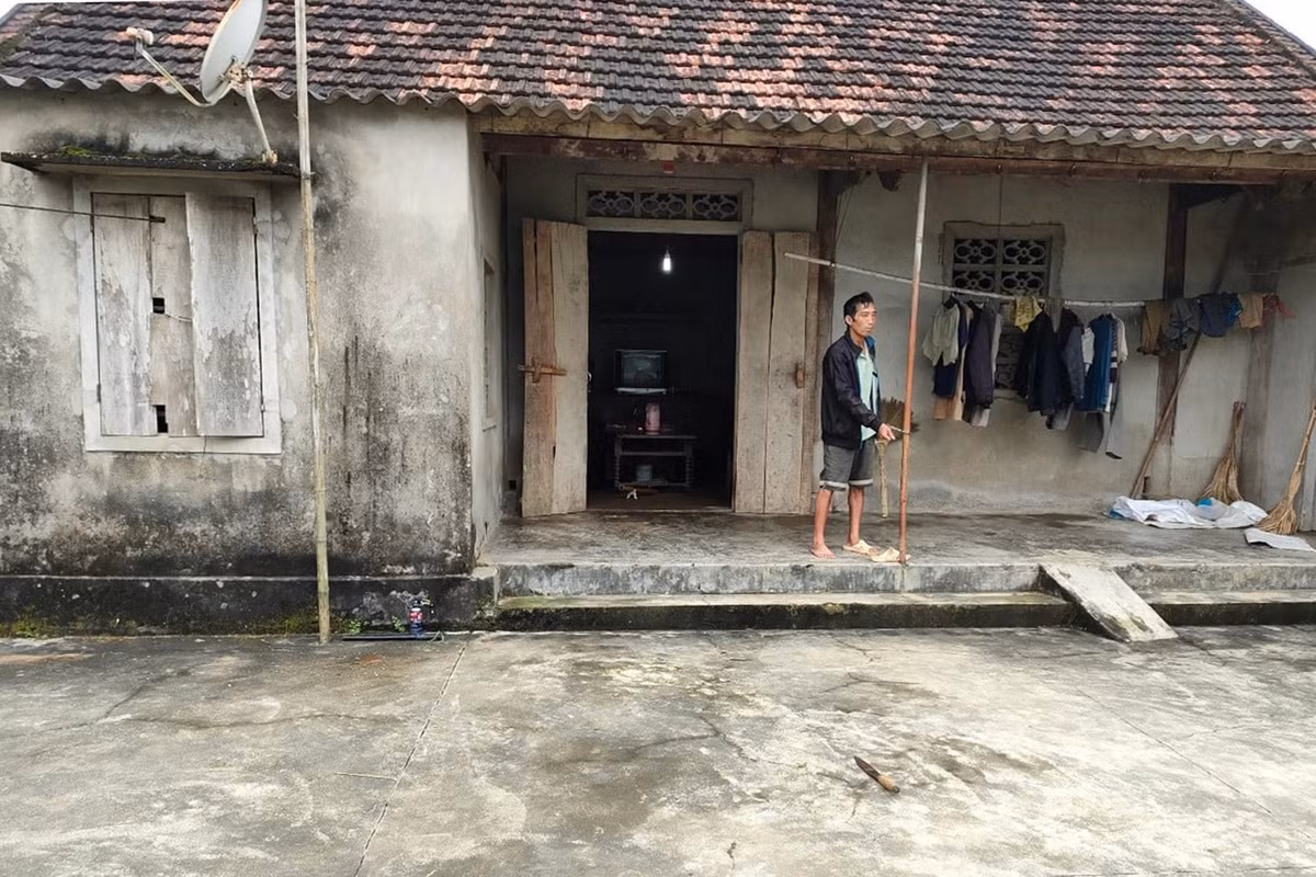  Mâu thuẫn lúc uống rượu, đâm bạn nhậu tử vong: Xảy ra mâu thuẫn trong lúc uống rượu, Trần Văn Ngự (ở xã Võ Liệt, huyện Thanh Chương, Nghệ An) đã dùng dao đâm bạn nhậu là ông Hoàng Văn B. (SN 1965, trú xã Võ Liệt) nhiều nhát khiến nạn nhân tử vong tại chỗ. Ngày 19/3, Công an huyện Thanh Chương cho biết đang điều tra, làm rõ. 