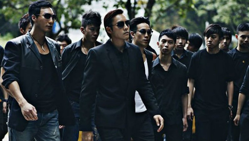 Sau cú sốc này, nữ y tá không bỏ cuộc mà bền bỉ vào thăm chồng trong trại giam cùng những lời những lời thỉnh cầu mong anh quay đầu lại, tu chí lo tương lai. Nhận ra tình cảm chân tình mà vợ con đã dành cho mình, Sơn quyết tâm từ bỏ giang hồ và cai nghiện, bù đắp lại những gì thời gian qua đã sống uổng phí. Bây giờ về Diễn Hồng, người ta thấy một Thế Sơn đã hoàn toàn đổi thay. Mảnh đất của gia đình ngay mặt đường QL1A cạnh Cầu Lồi, anh tận dụng để kinh doanh, hai vợ chồng có cửa hàng buôn bán đủ loại. Kinh tế gia đình đã đi vào quỹ đạo phát triển ổn định. (Ảnh minh hoạ)