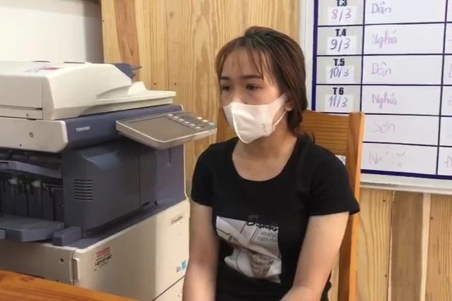  Bị hành hung, nữ công nhân đâm 3 người thương vong: Mâu thuẫn trong lúc làm việc nên Nguyễn Thị Tr. (30 tuổi, ngụ xã Minh Hưng, huyện Chơn Thành, Bình Phước) gọi đồng bọn chặn đường đánh dằn mặt đối thủ khiến 1 người chết và 2 người bị thương. Ngày 11/3, Công an tỉnh Bình Phước cho biết đang điều tra, làm rõ.