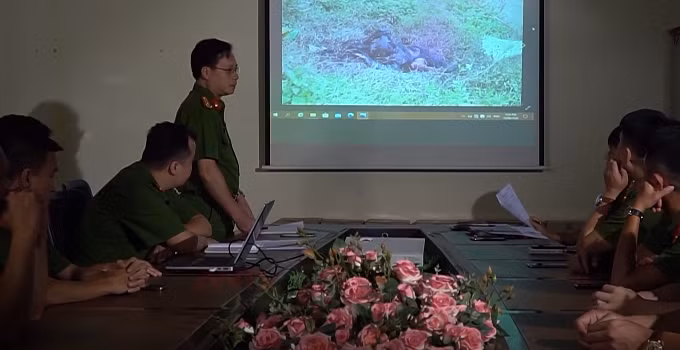 Sau khi tiếp nhận vụ việc, các trinh sát phòng Cảnh sát hình sự - Công an TP Hải Phòng đã chia ra nhiều mũi, tiến hành tìm kiếm thông tin, xác lập các mối quan hệ của nạn nhân. Qua đó đã xác định được hung thủ sát hại chị Hằng là Vũ Thế Thùy (SN 1989, trú tại thôn Đốc Hành, xã Toàn Thắng, huyện Tiên Lãng). Sau khi gây án, Thùy đã trốn khỏi địa phương và chuẩn bị bỏ trốn ra nước ngoài.