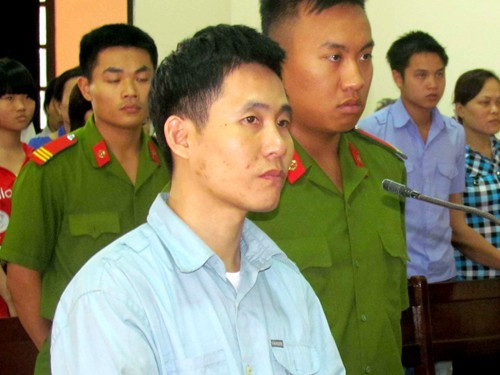Ngày 24/5/2011, TAND TP Hải Phòng đã tuyên phạt Giang án tử hình với tội danh giết người, 5 năm tù về tội cướp tài sản, tổng hợp hình phạt chung là tử hình. Ngoài ra, HĐXX buộc Giang phải bồi thường cho gia đình bị hại 50 triệu đồng tiền mai táng phí, 49,8 triệu đồng tiền tổn thất tinh thần và trợ cấp 2 triệu đồng/tháng cho cháu Phạm Anh T. - con trai nạn nhân cho đến khi cháu Tuấn đủ 18 tuổi.