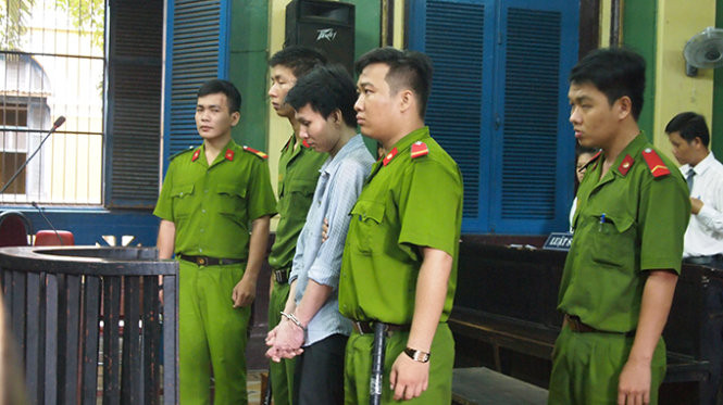 Ngày 17/7/2014, TAND TP HCM đã tuyên phạt mức án tử hình tội giết người và 9 năm tù tội cướp tài sản đối với bị cáo Lê Trung Hiếu tổng hợp mức án chung là tử hình. Ngoài mức án tử hình, Hiếu còn phải bồi thường cho gia đình bị hại 123 triệu đồng tiền mai táng phí và tiền tổn thất tinh thần và hoàn trả cho gia đình bị hại 1,5 lượng vàng.