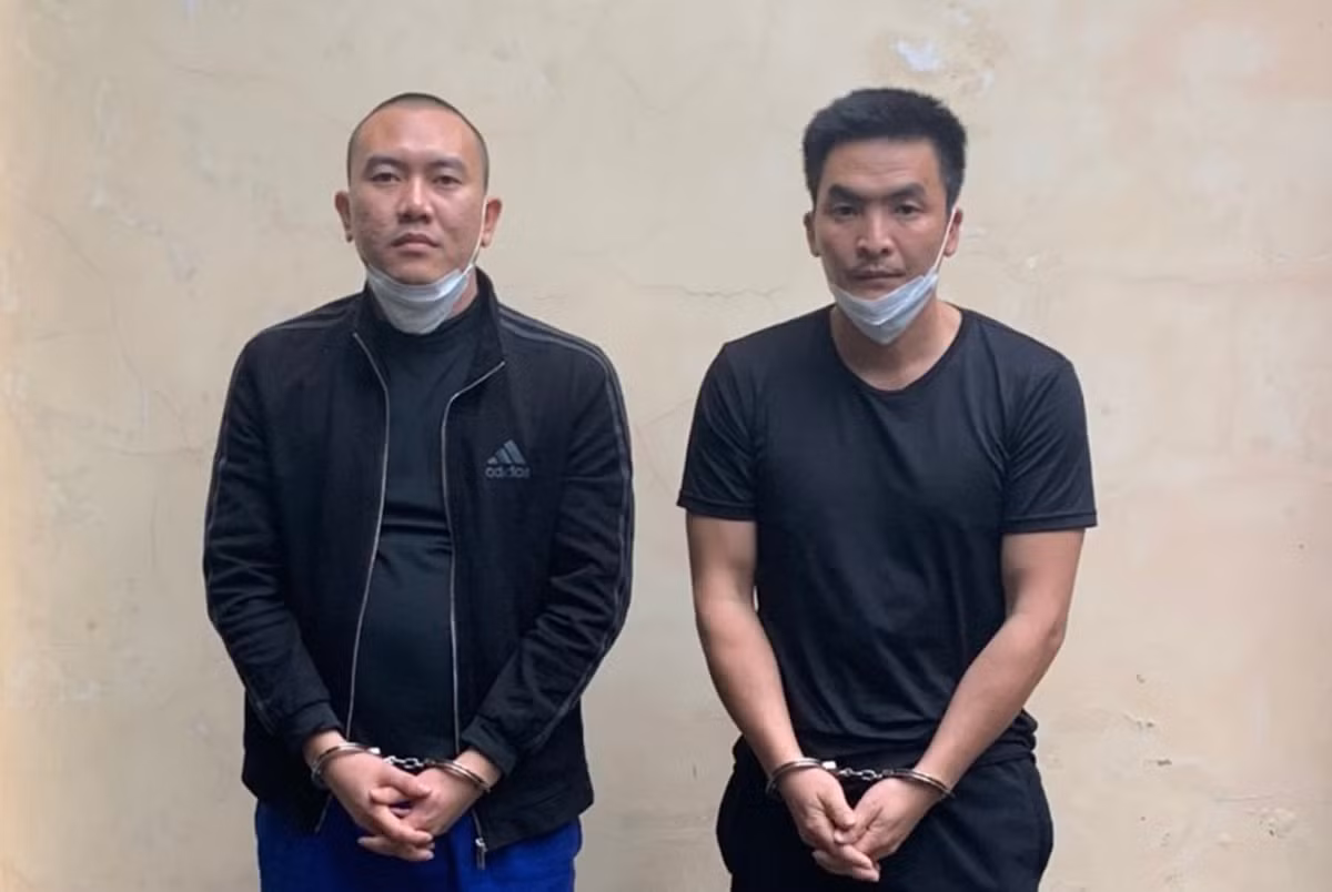  Đột nhập nhà máy mía đường trộm sắt thép: Do thiếu tiền tiêu xài, Trương Thế Dương (SN 1984) và Võ Mạnh Dũng (SN 1993, đều trú huyện Nghĩa Đàn, Nghệ An) đã đột nhập vào Công ty Mía đường Nasu Nghệ An ở huyện Quỳ Hợp trộm số lượng lớn sắt thép, phụ tùng. Tổng trị giá bị đánh cắp bị gần 100 triệu đồng. Ngày 17/3, Công an huyện Quỳ Hợp cho biết vừa bắt giữ 2 đối tượng này.