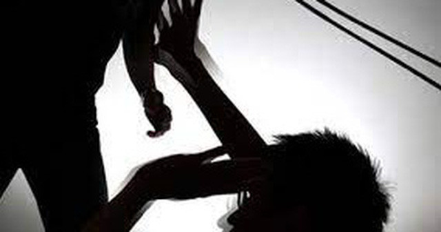  Anh rể đánh em vợ trọng thương do thù tức cá nhân: Do thù tức cá nhân, Nguyễn Văn Khách (1964, trú tại xã Tân Lập, huyện Vũ Thư, Thái Bình) đột nhập vào nhà em vợ là Nguyễn Như Hưng (SN 1978), dùng vật cứng đánh nhiều nhát vào vùng đầu khiến nạn nhân bị thương nặng phải nhập viện cấp cứu. Ngày 17/3, Công an tỉnh Thái Bình cho biết đã khởi tố, bắt tạm giam Khánh.