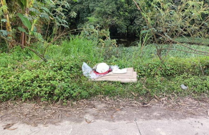  Phát hiện thi thể người đàn ông lưỡi dao găm vào bụng: Sáng 10/3, người dân đi làm đồng thì phát hiện ông Phan Trọng Bình (SN 1962, trú xã Sơn Ninh, huyện Hương Sơn, Hà Tĩnh) tử vong trong tư thế 1 con dao còn găm vào bụng. Tại nhà của nạn nhân, phát hiện một mẫu giấy để lại với nội dung: 'Vĩnh biệt mẹ con, bố sang E chết.' 