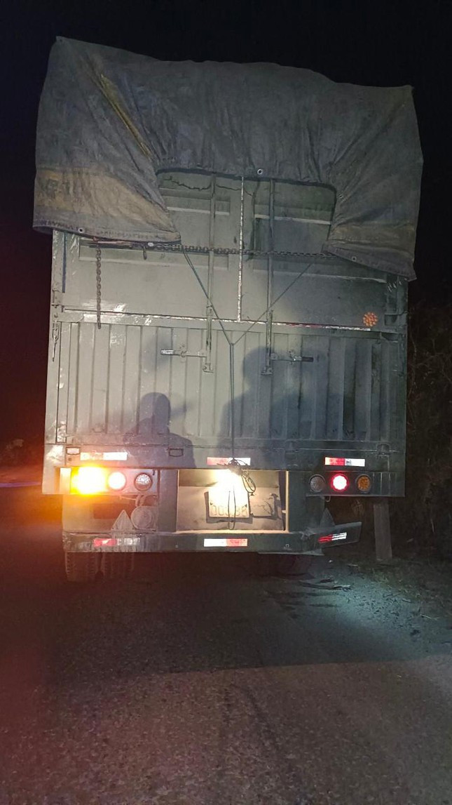  Tông xe đầu kéo, 3 thanh niên tử vong: Đêm 9/3, Triệu Phúc Tài (17 tuổi) điều khiển xe máy chở theo Triệu Văn Thanh (18 tuổi) và Triệu Văn Quý (16 tuổi, cùng trú huyện Kông Chro), đã tông vào phía sau xe đầu kéo biển số 81C-07047 đang dừng, đỗ tại xã Yang Trung, huyện Kông Chro, Gia Lai. Hậu quả làm Tài chết tại chỗ, Thanh và Quý tử vong khi đang cấp cứu. 