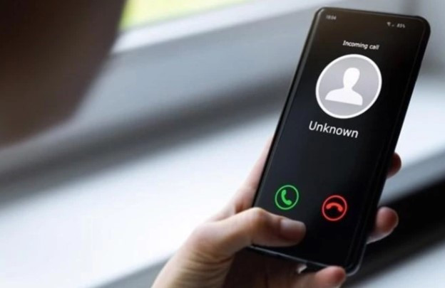 Bằng các biện pháp nghiệp vụ, Ban chuyên án xác định, chính Giang đã gọi một cuộc điện thoại cho chị H vào thời điểm tối 5/1/2011. Trước những chứng cứ rõ ràng và khoa học, Giang không còn giữ được thái độ lạnh lùng vô can nữa. Gã khai nhận có quen với chị H và được người phụ nữ này cho vay tiền. (Ảnh minh họa, nguồn internet)