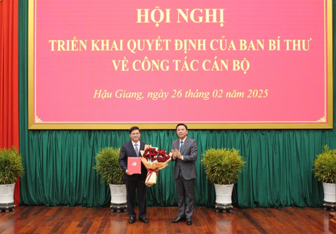 Phó Trưởng Ban Tổ chức Trung ương Đỗ Trọng Hưng trao Quyết định của Ban Bí thư cho ông Nguyễn Tuấn Anh. Cùng ngày, Tỉnh ủy Bắc Giang tổ chức hội nghị công bố các quyết định, nghị quyết về công tác cán bộ. Tại hội nghị, Trưởng Ban Tổ chức Tỉnh ủy Bắc Giang đã công bố quyết định của Ban Bí thư Trung ương Đảng chuẩn y ông Phạm Việt Dũng, Phó Chủ nhiệm Thường trực Ủy ban Kiểm tra Tỉnh ủy giữ chức Chủ nhiệm Ủy ban Kiểm tra Tỉnh ủy Bắc Giang nhiệm kỳ 2020-2025; chuẩn y ông Phạm Thành Phương, Phó trưởng Phòng Nghiệp vụ 1, cơ quan Ủy ban Kiểm tra Tỉnh ủy tham gia Ủy ban Kiểm tra Tỉnh ủy Bắc Giang nhiệm kỳ 2020-2025. Sáng 24/2, Tỉnh ủy Trà Vinh tổ chức hội nghị công bố Quyết định của Ban Bí thư, Quyết định của Ban Thường vụ Tỉnh ủy về công tác cán bộ tại Ủy ban Kiểm tra Tỉnh ủy. Theo báo Trà Vinh tại hội nghị, đại diện Ban Tổ chức Tỉnh ủy công bố Quyết định của Ban Bí thư về việc chuẩn y Ủy viên, Chủ nhiệm UBKT Tỉnh ủy Trà Vinh nhiệm kỳ 2020 - 2025. 