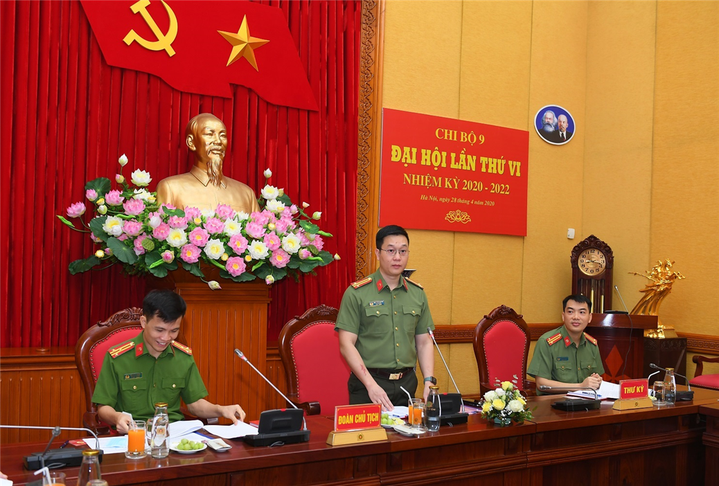 Tại quyết định 1887, bổ nhiệm thượng tá Trần Đăng Quỳnh, Cục trưởng, Trưởng ban Thư ký lãnh đạo Bộ Công an, Thư ký Bộ trưởng Tô Lâm giữ chức Trợ lý Bộ trưởng Bộ trưởng.