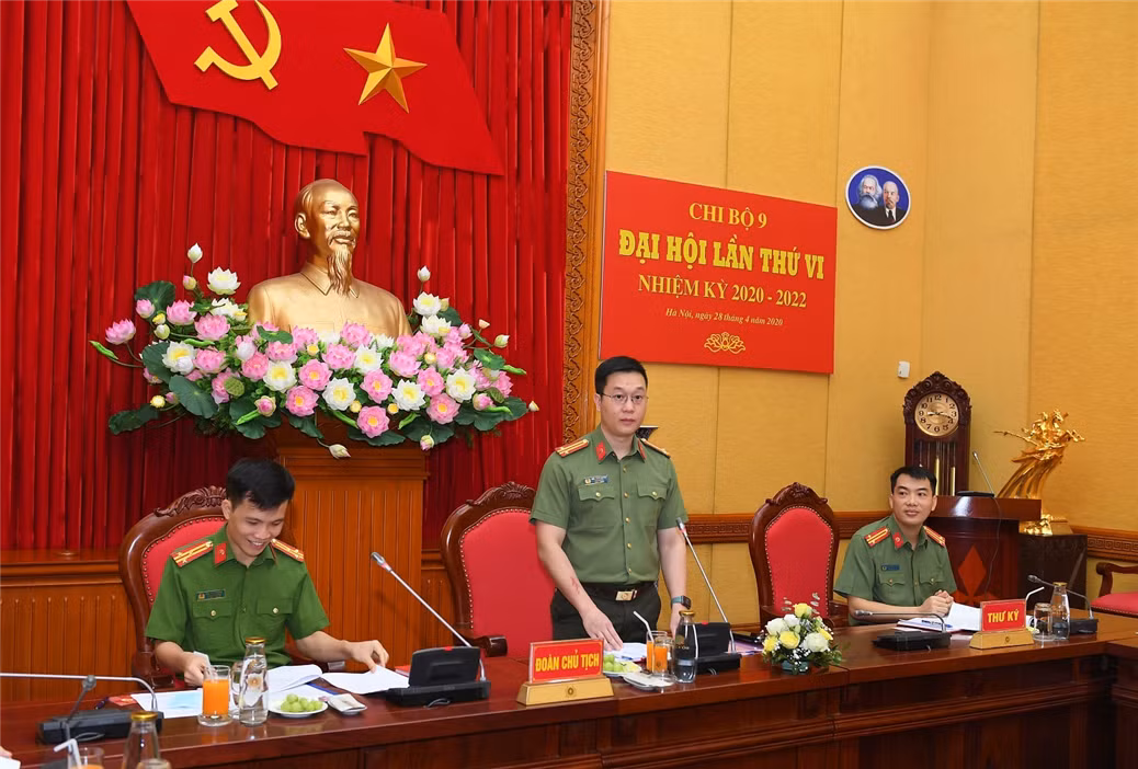 Tại quyết định 1887, bổ nhiệm thượng tá Trần Đăng Quỳnh, Cục trưởng, Trưởng ban Thư ký lãnh đạo Bộ Công an, Thư ký Bộ trưởng Tô Lâm giữ chức Trợ lý Bộ trưởng Bộ trưởng.