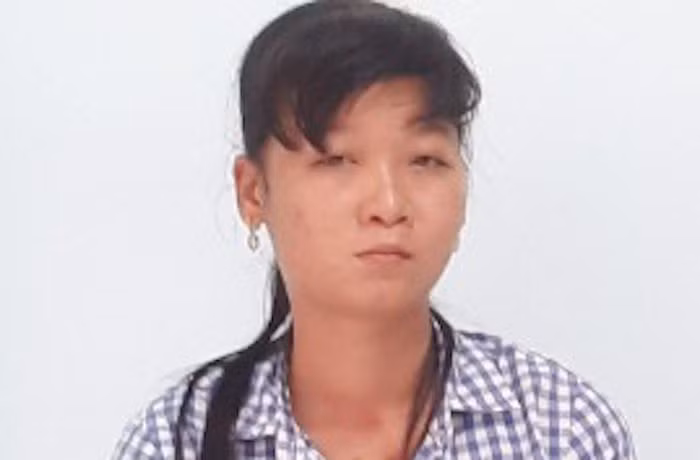  Cựu nhân viên bưu điện lừa đảo hơn 2 tỷ đồng: Nguyễn Thị Mỹ Ái (25 tuổi, ở xã Long Khánh, huyện Duyên Hải, Trà Vinh) làm việc tại bưu điện xã ở địa phương đã lấy sổ trợ cấp xã hội của người dân và làm sổ giả, mang cầm cố chiếm đoạt hơn 2 tỷ đồng. Ngày 18/11, Công an tỉnh Trà Vinh đã khởi tố, bắt tạm giam Ái.