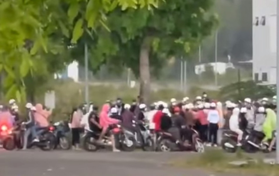 Hai nu sinh Phu Quoc danh nhau, nhieu nguoi co vu