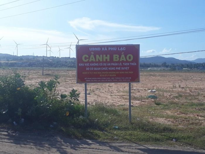  Cảnh cáo nguyên Giám đốc Văn phòng Đăng ký đất đai Bình Thuận: Ủy ban Kiểm tra Tỉnh ủy Bình Thuận vừa tổ chức cuộc họp để xem xét, thi hành kỷ luật đối với ông Phạm Văn Quân, đảng viên Chi bộ khu phố 1, thuộc Đảng bộ phường Phú Hài, TP. Phan Thiết, tỉnh Bình Thuận do sai phạm trong quản lý đất đai.