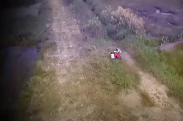 Qua điều tra, Công an được biết đối tượng này chỉ liên lạc với một người bạn khi đến đất Campuchia. Anh ta liên tục thay sim điện thoại; hẹn gặp bạn thì luôn thay đổi địa điểm gặp. Mãi đến 21h ngày 3/4/2016, các trinh sát mới dẫn dụ được Yép về biên giới Việt Nam và thực hiện lệnh bắt giữ.