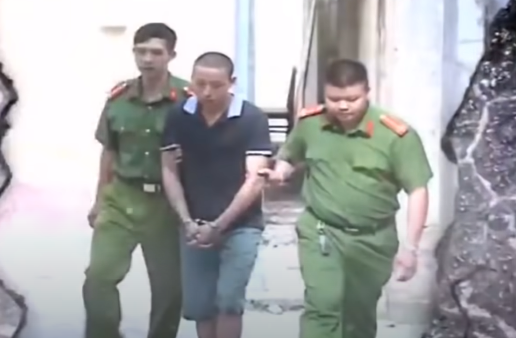 Chỉ sau hơn 2 giờ đồng hồ truy tìm, lực lượng Công an đã xác định và bắt giữ được nghi phạm gây án là Lý Đình Khánh (sinh năm 1987, trú tại địa phương).