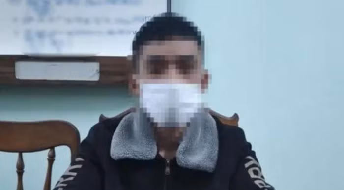 Tin nong 12/11: Cho ban than giao cau voi ban gai 13 tuoi-Hinh-2