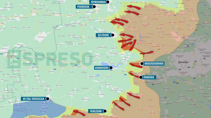 Theo Viện Nghiên cứu Chiến tranh Hoa Kỳ và blogger quân sự Yury Podolyaka ngày 2/11, để đạt được yếu tố bất ngờ trong cuộc tấn công, trước khi tiến đánh Kurakhove, quân Nga đã thực hiện một động thái “giả”, tức là cho lực lượng ở hướng Pokrovsk phát động một cuộc tấn công lớn, khiến quân Ukraine tưởng rằng Nga sẽ tấn công Pokrovsk trước, từ đó chuyển một phần nguồn lực giới hạn về phía đó. Ảnh: Espreso.tv.