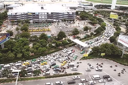 Giao thong TPHCM tac nghen vi “vo tran” quy hoach taxi