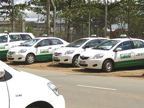 Giao thong TPHCM tac nghen vi “vo tran” quy hoach taxi-Hinh-2