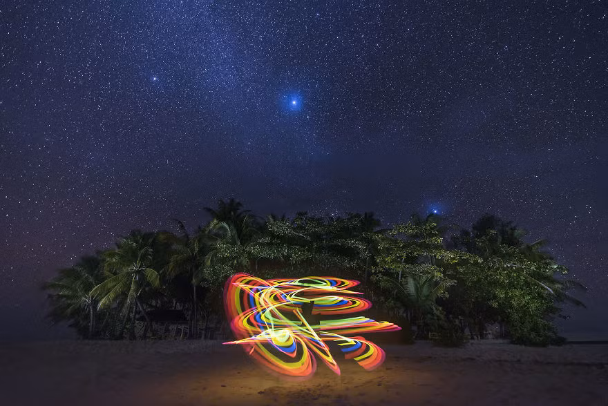 Nhiều người sau khi thưởng thức những hình ảnh này đã không khỏi thốt lên rằng, đây mới là nghệ thuật "nhảy múa dưới các vì sao". (Nguồn Sina)