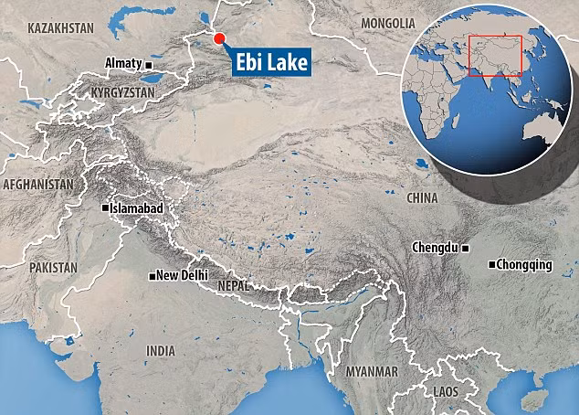 Sở dĩ những hình ảnh mờ và không rõ nét lắm là bởi chúng được ghi lại bằng máy ảnh được cài đặt sẵn bởi nhóm bảo tồn thiên nhiên hồ Ebi ở Tân Cương. Những người này đang dốc sức tìm kiếm để ghi lại những hình ảnh tốt hơn và tìm hiểu thêm về loài động vật chưa từng được biết đến. Trong ảnh là khu vực hồ Ebi, nơi phát hiện loài sinh vật bí ẩn. (Nguồn Mirror)