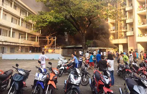 TP HCM: Nha xe ky tuc xa DH Y Duoc boc chay du doi