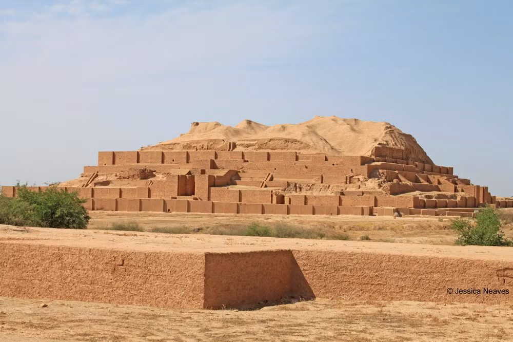 Nằm ở tỉnh Khuzestan, Tây Nam Iran, kim tự tháp Chogha Zanbil là một phức hợp cổ được bảo tồn tốt nhất của nền văn minh Elamite cổ đại.