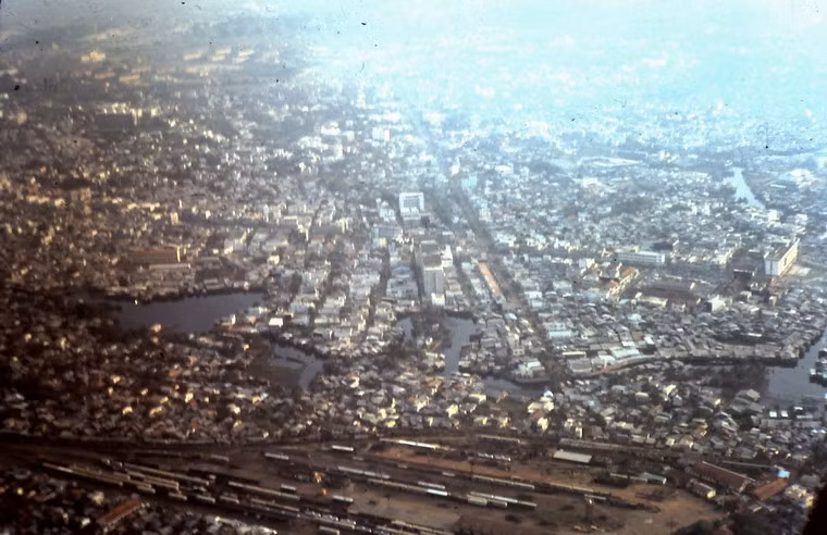 Đường Trương Minh Giảng và Ga Hòa Hưng.