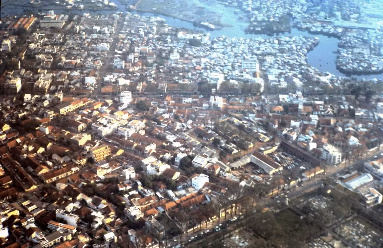 Khu vực Tân Định cạnh Nghĩa trang Mạc Đĩnh Chi (công viên Lê Văn Tám ngày nay).