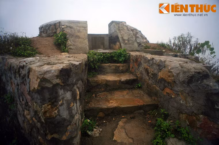 Hai góc phía Nam của pháo đài có 2 lô cốt.