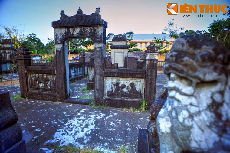 Có thể nói, mộ cổ Hương Liêm là một tác phẩm nghệ thuật tuyệt đẹp thể hiện sự tài hoa của người thợ điêu khắc đá thời xưa.