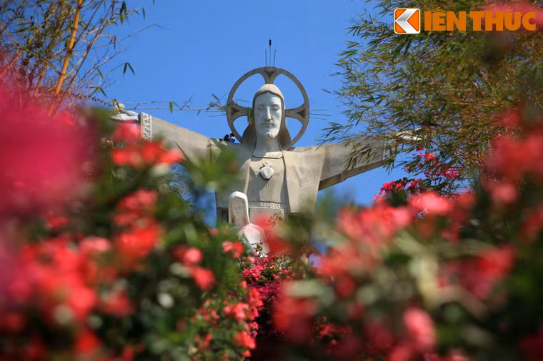 Ngày nay, tượng Chúa Kitô Vua đã trở thành một điểm tham quan thu hút đông đảo du khách ở Vũng Tàu.