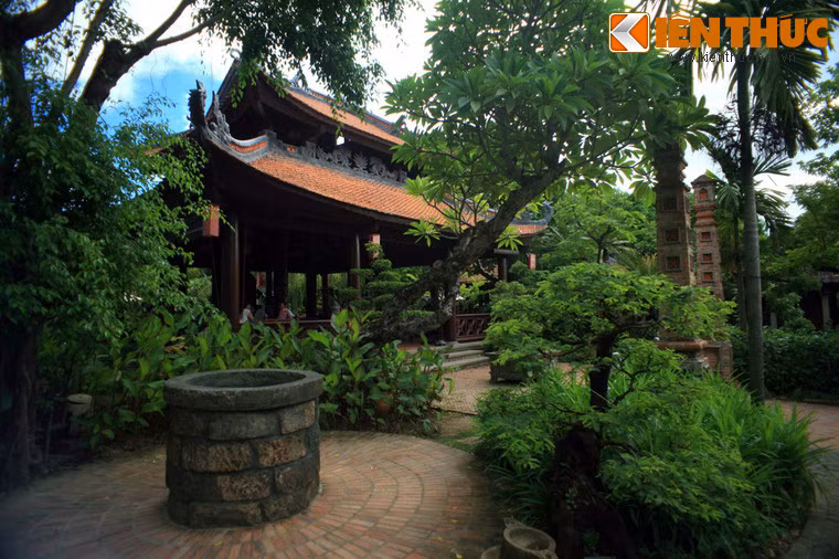 Các nông cụ, các vật dụng cổ được sắp xếp ngăn nắp theo thứ tự các vùng miền tạo nên quần thể kiến trúc nghệ thuật độc đáo, khoa học và có giá trị lịch sử văn hóa cao.