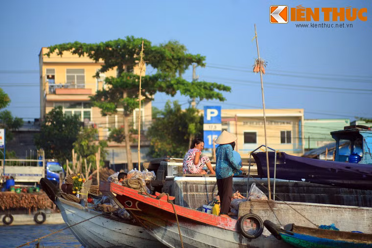 Ngày nay, dù mạng lưới giao thông đường bộ đã phát triển rộng khắp nhưng chợ nổi vẫn tồn tại và phát triển ngày một sầm uất hơn do năng lực vận chuyển lớn với chi phí rẻ cũng như khả năng len lỏi tới những khu vực hẻo lánh.