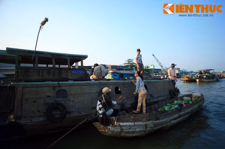 Có thể chợ nổi Cái Răng là nơi hội tụ đầy đủ những nét văn hóa đặc sắc của vùng đồng bằng sông nước Cửu Long.