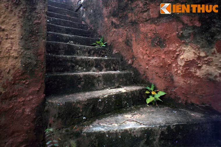 Tại khu vực Điện Biên, Hoàng Công Chất đã liên kết, phối hợp với hai tướng địa phương là tướng Ngải, tướng Khanh lãnh đạo nhân dân đánh bại cuộc xâm lược của giặc Phẻ, giải phóng hoàn toàn Mường Thanh.