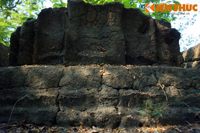 Ngôi mộ là một bí ẩn đang chờ các nhà sử học, khảo cổ học nghiên cứu làm sáng tỏ gốc tích.