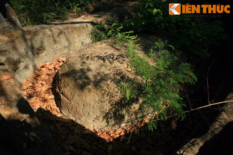 Do các đổi thay của lịch sử mà không còn tư liệu chính thức nào về ngôi mộ cổ ở Ba Động được lưu giữ.