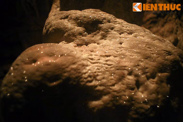 Ngày nay, động Tiên Sơn đã trở thành một địa điểm du lịch hấp dẫn không nên bỏ qua nằm trên trục hành lang du lịch Tây Bắc, từ Sa Pa - Lào Cai sang Lai Châu.