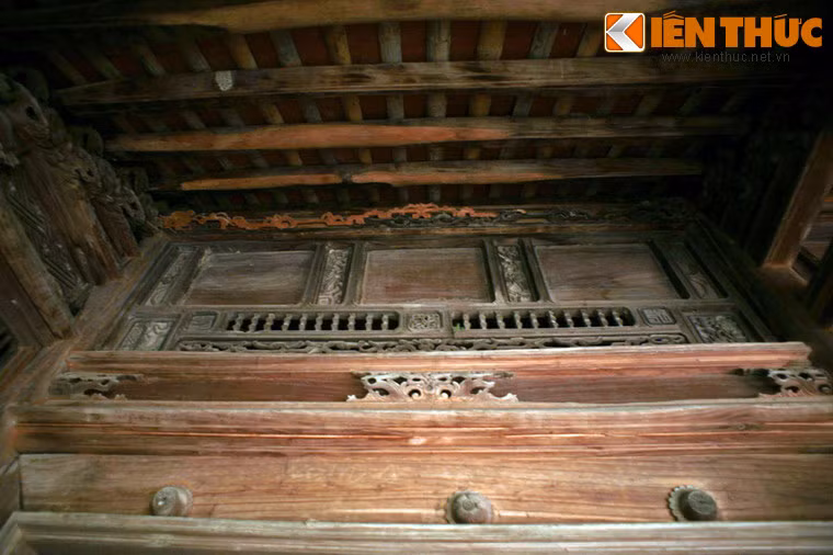 Các chi tiết trong nhà được liên kết bằng mộng, mẹo, không sử dụng một chiếc đinh nào.