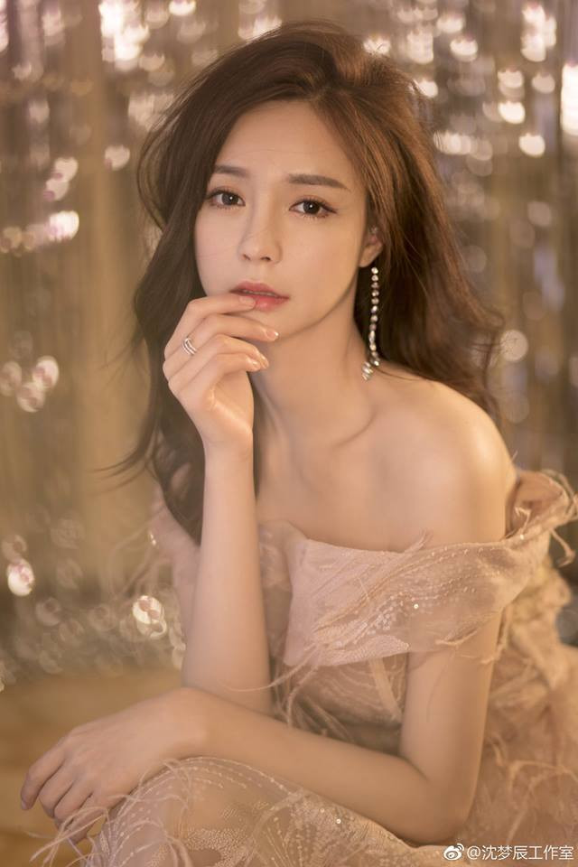 Không chỉ làm diễn viên, nữ MC 30 tuổi còn tham gia nhiều chương trình truyền hình thực tế. Năm 2015 và 2016, cô góp mặt trong cả hai mùa "Run for time" (Toàn viên gia tốc) và trở thành mỹ nữ được săn đón nhất.