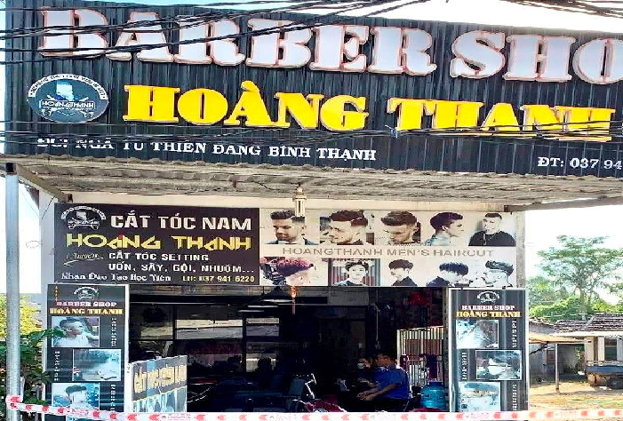  Dùng kéo cắt tóc đâm chết người: Nguyễn Sang (SN 2004) và Lê Tấn Đạt (SN 2004 ở huyện Bình Sơn, Quảng Ngãi) đến tiệm cắt tóc nam Hoàng Thanh trên địa bàn. Tại đây, 2 bên xảy ra mâu thuẫn, Đạt đã đâm kéo vào vùng cổ của Sang khiến Sang tử vong ngay tại chỗ. Ngày 30/6, Công an huyện Bình Sơn cho biết đang điều tra, làm rõ.