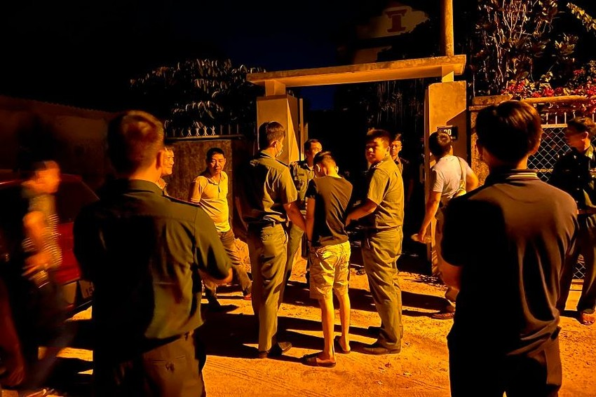  Đột kích khách sạn, bắt hai thanh niên tàng trữ ma túy: Khuya 29/6, tại khách sạn Eo Biển Xanh 2 (thị trấn Cửa Tùng, huyện Vĩnh Linh), các lực lượng chức năng đã tiến hành bắt giữ Lê Văn Trung (SN 1997) và Hồ Đức Thắng (SN 2000, cùng trú tại phường Đông Lương, TP Đông Hà) vì tội tàng trữ trái phép chất ma túy, thu giữ 72 viên ma túy tổng hợp.