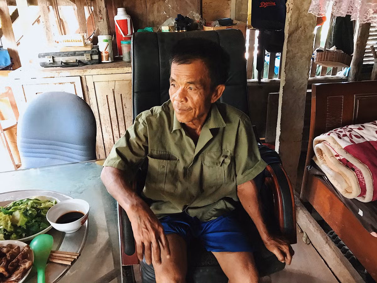 Bác tổ trưởng xóm phao chia sẻ với PV Báo Tri thức và Cuộc sống: "Mưa lớn khiến phần xóm trên bị nhập sâu vì trên đó bị trũng còn xóm dưới chỗ nhà bác thì không bị ngập sâu, mưa mới ở cấp độ 1".