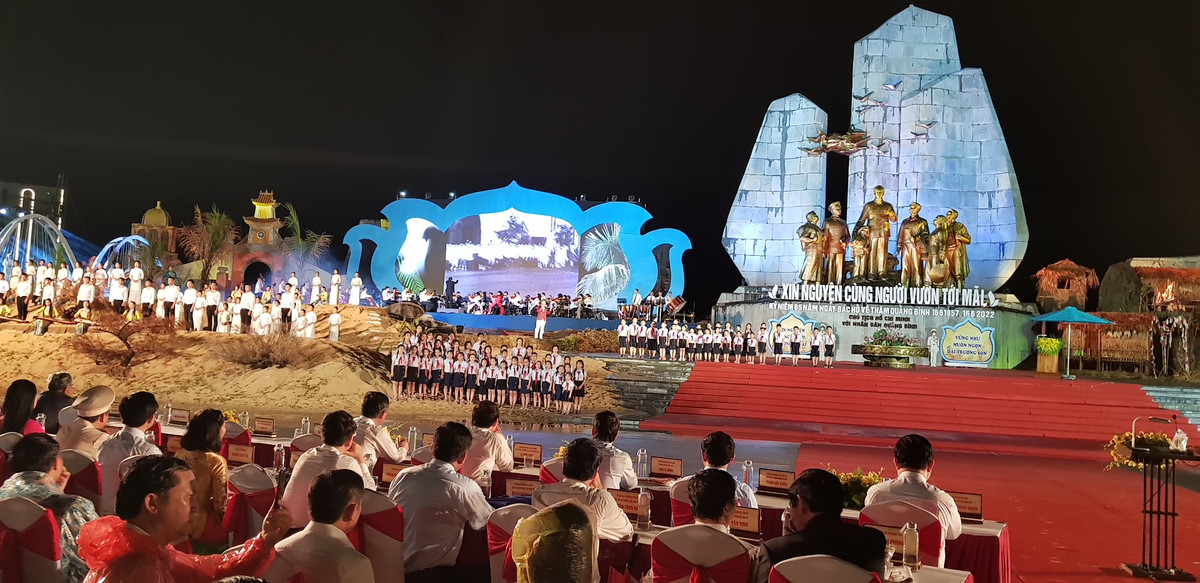 Chu tich nuoc du Le ky niem 65 nam Ngay Bac Ho ve tham Quang Binh