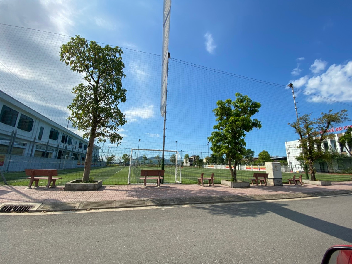 Quần thể sân bóng thể dục thể thao đã được xây dựng