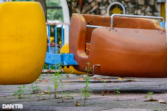 Việc đu quay khổng lồ xuống cấp gây thiệt hại không nhỏ cho đơn vị quản lý, bởi đây là biểu tượng của công viên Mặt trời mới và cũng là trò chơi yêu thích của nhiều người dân Hà Nội.