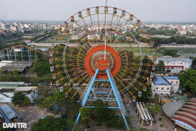 Đã quá cũ nên theo người đại diện truyền thông của công viên nước Hồ Tây, vòng đu quay khổng lồ vẫn đang trong quá trình chờ đợi kết luận của các chuyên gia về mức độ hư hỏng của thiết bị, sau đó phương án giải quyết sẽ được đưa ra. Vì thế, đơn vị quản lý vận hành cũng chưa tính toán được kinh phí sửa chữa hoặc thay mới.