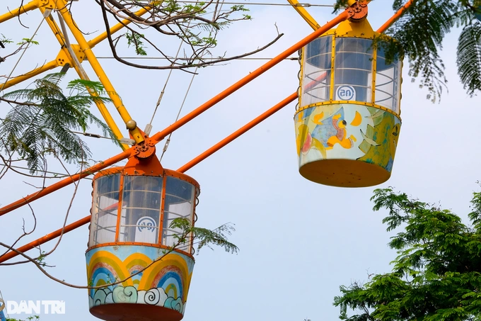 Trao đổi với ông Nguyễn Đình Khuyến, Chủ tịch UBND quận Tây Hồ được biết: "Cách đây nửa năm, ban quản lý công viên nước Hồ Tây đã báo cáo Quận để thông qua quy hoạch chi tiết 1:500 ở khu vực này. Tuy nhiên, phải chờ Sở Quy hoạch kiến trúc thẩm định xong, UBND thành phố Hà Nội ký thì mới có cơ sở thực hiện".